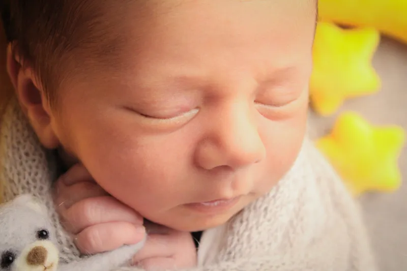 Primo piano del viso di un neonato